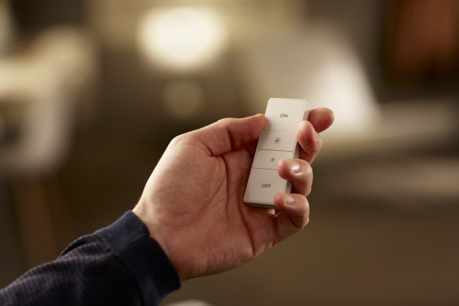 Комплект умных ламп Philips и E27 Starter Kit с пультом ДУ и блоком управления (2)