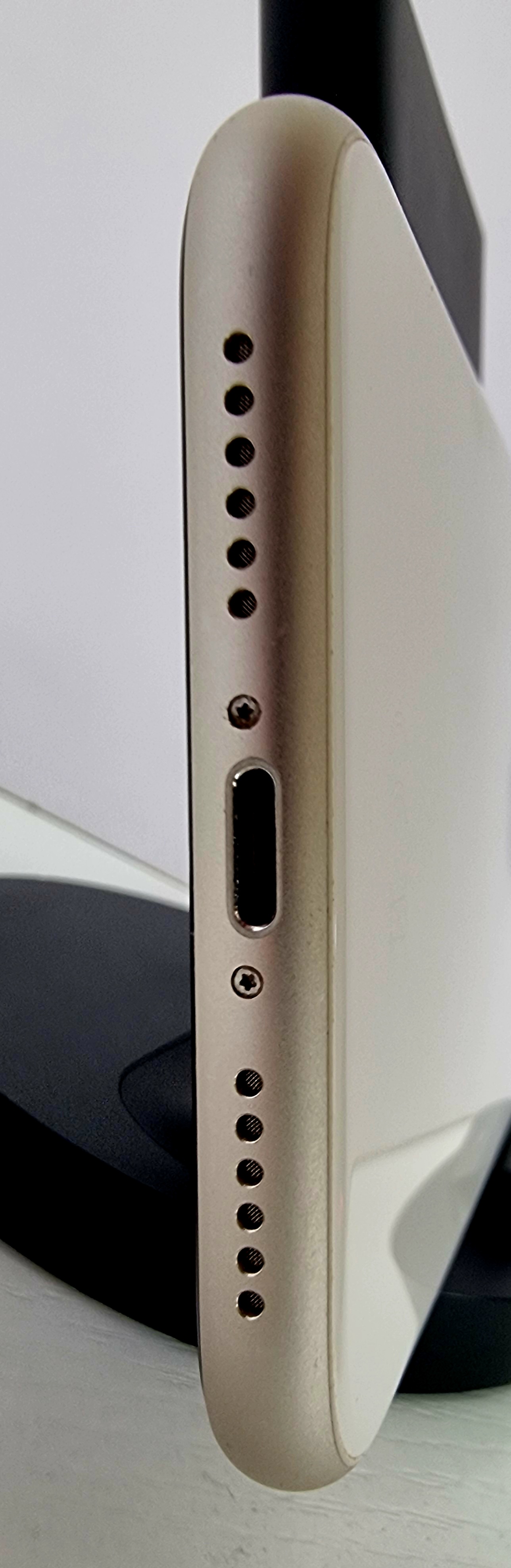iPhone 11 128Гб (77% / Без коробки / Темные полосы на экране) Белый - Б/У ★★★☆☆